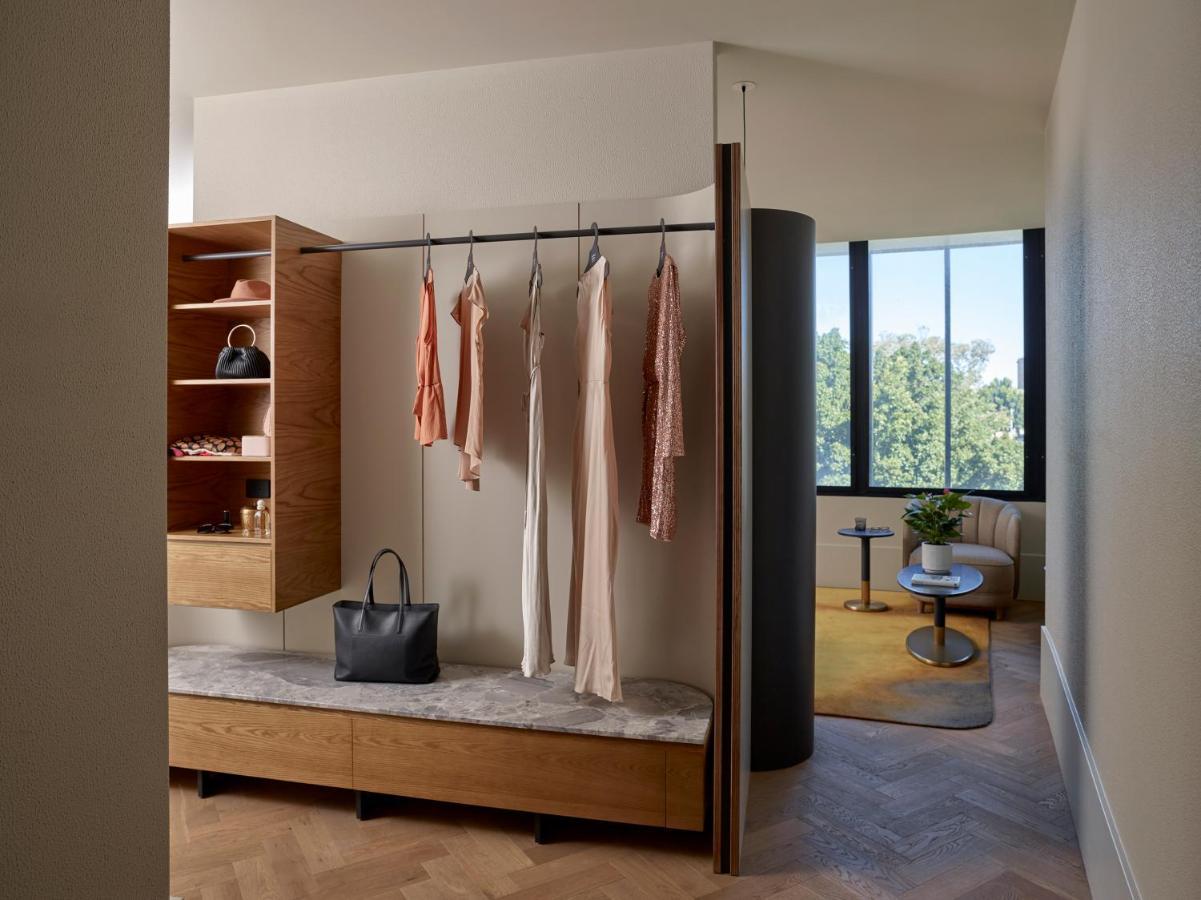 Crystalbrook Kingsley Hotel Newcastle Bagian luar foto A walk-in wardrobe