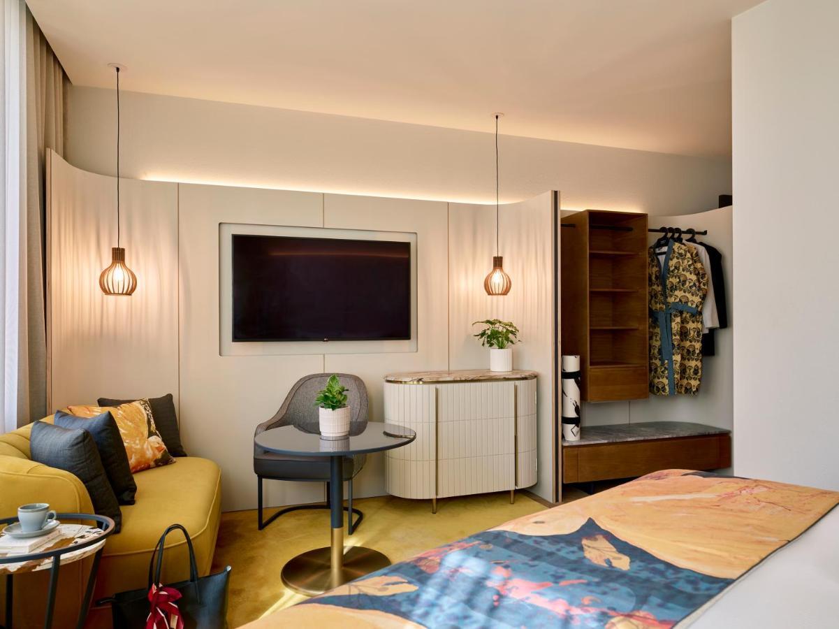 Crystalbrook Kingsley Hotel Newcastle Bagian luar foto Deluxe Room