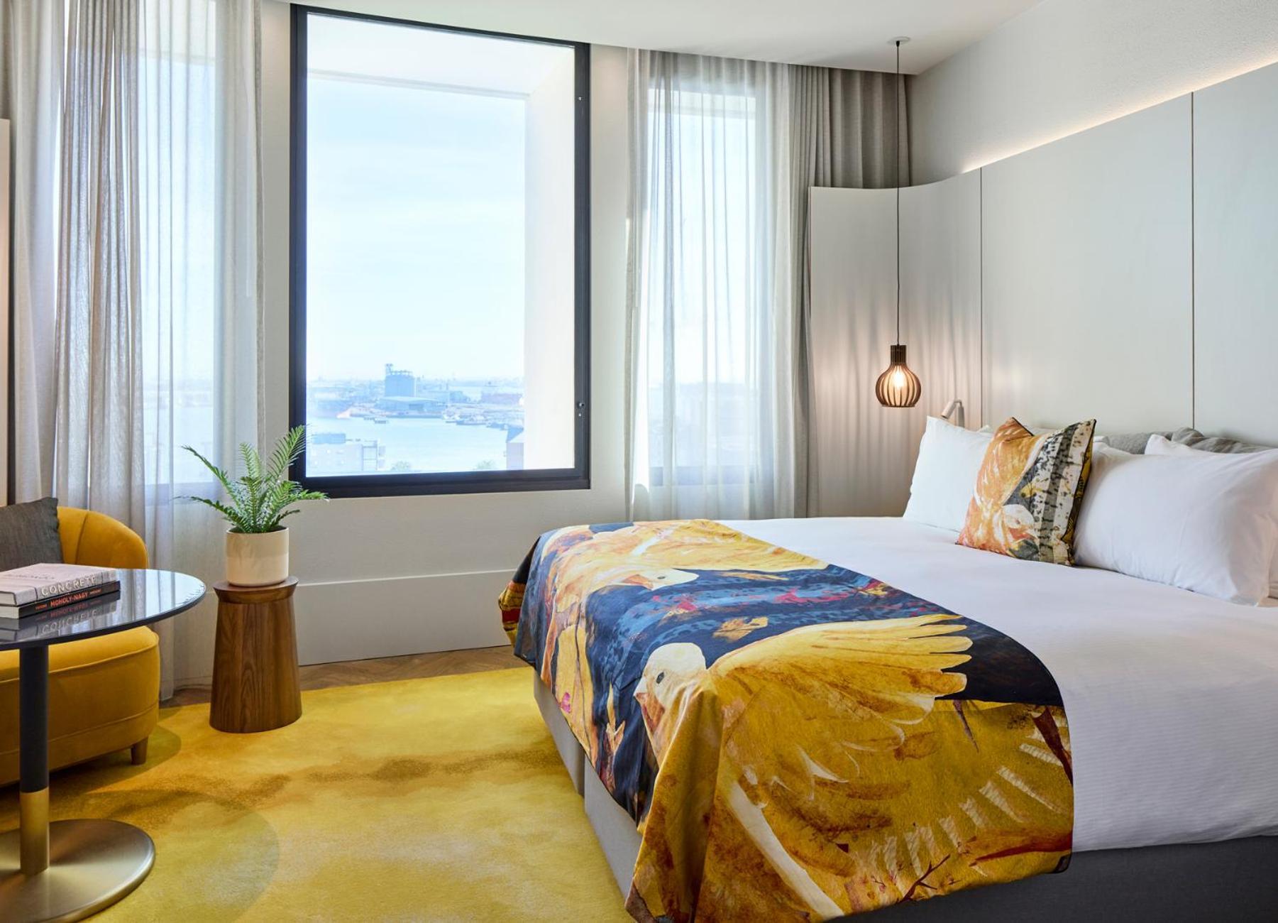 Crystalbrook Kingsley Hotel Newcastle Bagian luar foto Deluxe room